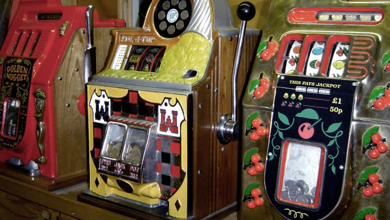 vintage-fruit-machines